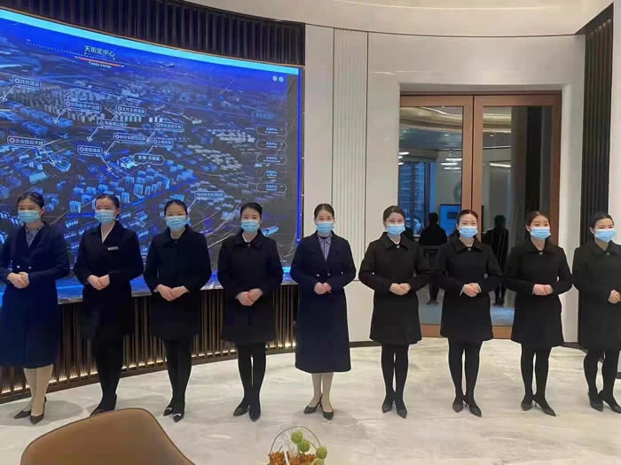 女子保安备受关注，随着95后女兵上热搜